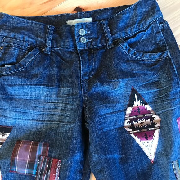 Upcycled Maurice’s Southwest Aztec Patchwork Denim Capris, Western Gauchos, 7-8 - Picture 3 of 11